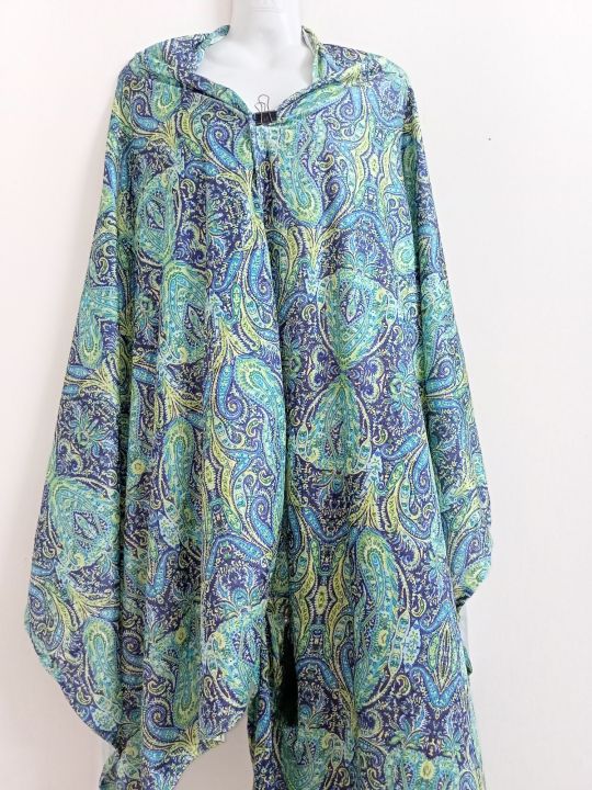 Women's%20fashionable%20velvet%20shawl%20-%20Image%206