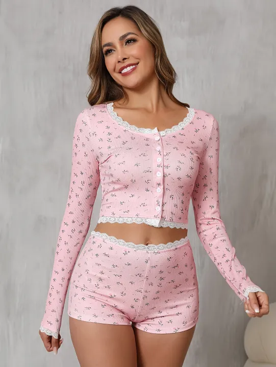Women%E2%80%99s%20French%20Floral%20Lace%20Two%20Piece%20Set%20Long%20Sleeve%20Cardigan%20and%20Shorts%20Elegant%20Fashion%20Outfit%20Casual%20Chic%20Ladies%20Clothing%20-%20Image%202