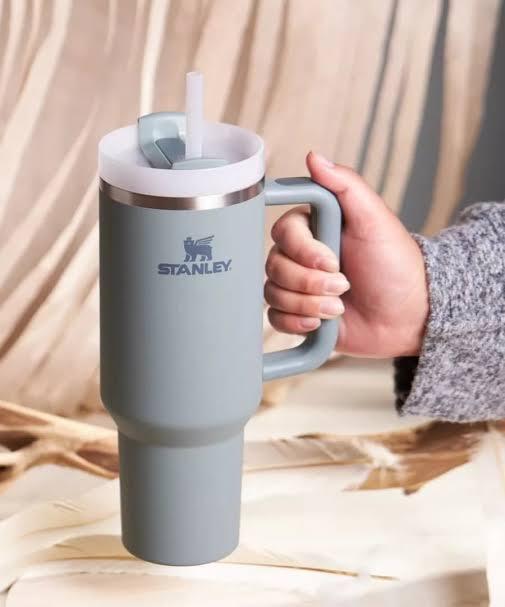 Stanley%20Thumblers%20Original%20(water%20bottle)%20Stainless%20steel%20-%20Image%206