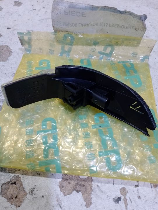 Toyota%20axio%20alion%20premio%20mirror%20lights%20-%20Image%204