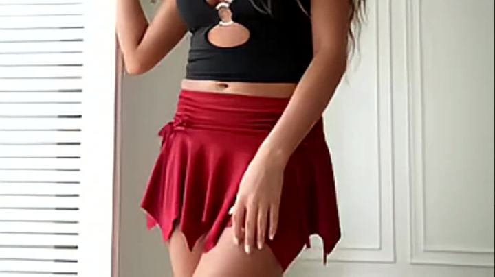 Europe and the United States new high-waist pleated half skirt Spice girl bag buttock senior feeling female short skirt