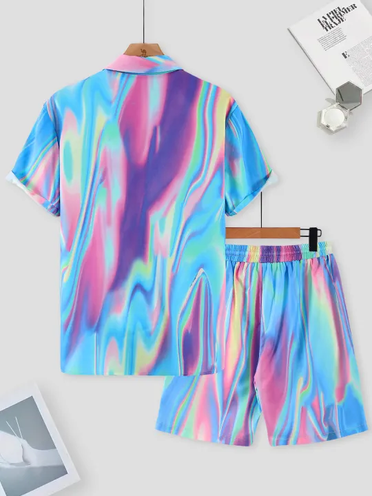 Men's%20Trendy%20Iridescent%20Holographic%20Set%20Gradient%20Tie%20Dye%20Short%20Sleeve%20Shirt%20&%20Drawstring%20Shorts%20Vacation%202%20Piece%20Outfit%202%20-%20Image%202