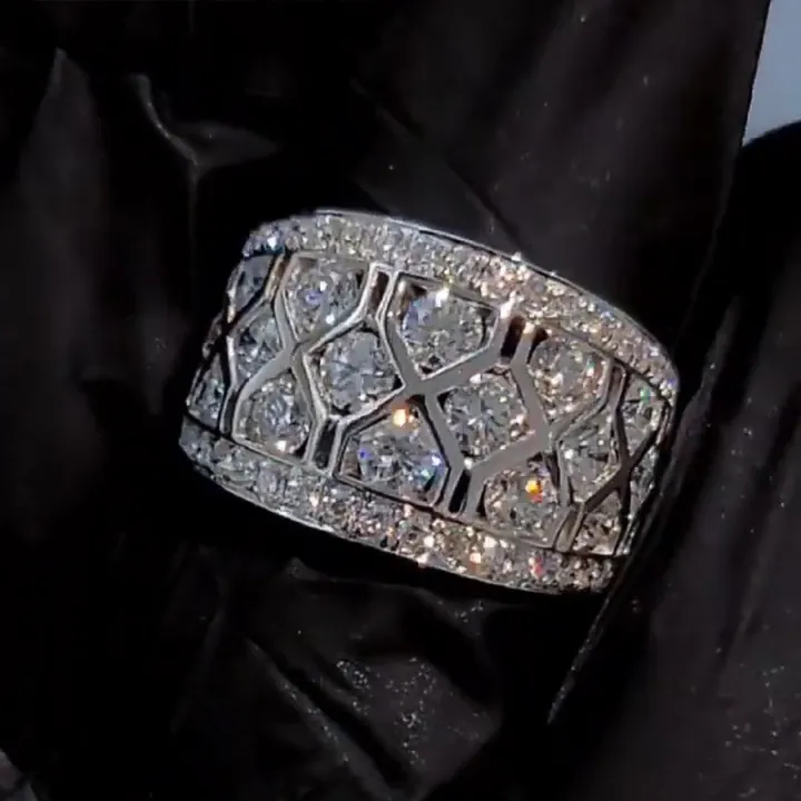 Huitan%20Gorgeous%20Women%20Wedding%20Rings%20Full%20with%20Bling%20Bling%20Cubic%20Zircon%20Engagement%20Party%20Statement%20Accessories%20for%20Female%20Jewelry%20-%20Image%204