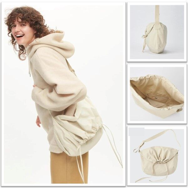 Uniqlo%20original%20shoulder%20bag/Uniqlo%20drawstring%20bag%20Uniqlo%20U%20-%20Image%202