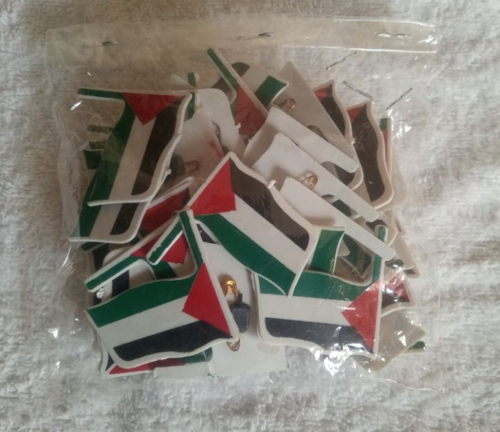 PALESTINE BADGE WITH SIMPLE PIN. 50 BADGES IN ONE PACKAGE.