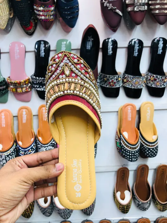 Pakistani%20Design%20Nagra%20Shoes%20for%20Ladies%20and%20Girls.%20Half%20Nagra%20Juttie%20gorgeous%20Design%20-%20Image%203