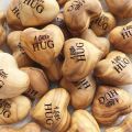 Little Pocket Hug Wooden Heart Tokens I Miss You Crafts Supplies for Friends Portable Creative Gift Valentine's Day Gift. 