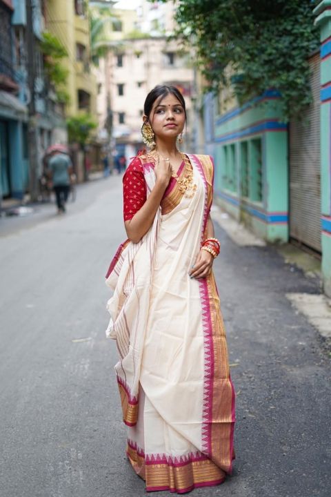 Elegant%20&%20Stylish%20Tangail%20Tant%20Halfsilk%20Rahi%20Minar%20Saree%20for%20Women%20-%20Comfortable%20and%20Suitable%20for%20All%20Seasons%20-%20Image%205