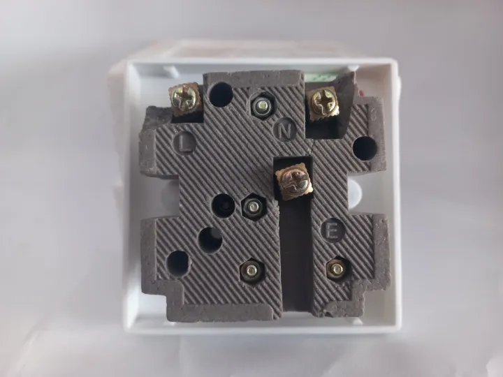 Multi-Functional%20Power%20Plug%2040A%20500V%20Multi%20Switch%20Power%20Socket%20Power%20Plug%20Board%20With%20Neon%20Bulb%20-%207%20in%201%20Power%20Plug%20Socket%20Suitable%20for%20UPS,%20Oven,%20Fridge,%20Motor%20or%20other%20Electric%20Equipment%20-%20Image%204