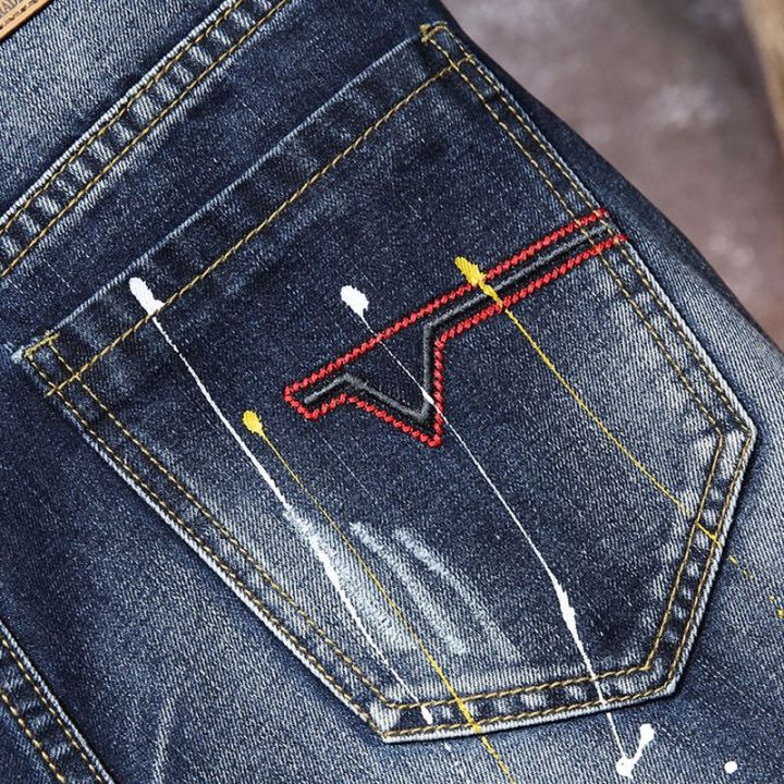 Plus%20Size%207XL%206XL%20Men's%20Summer%20Ripped%20Denim%20Shorts,%20Loose%20Straight-Cut,%20Painted%20Style,%20Fashionable%20Trendy%20Denim%20Cropped%20Pants%20-%20Image%205
