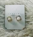 Women's Classic Ear Studs 1 Pair. 