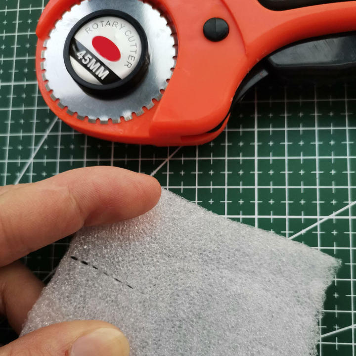 Perforation%20Cutter%20Patchwork%20Rotary%20Cutter%20Set%2045mm%20Rotating%20Skip%20Blade%20Easy-Tearing%20Paper%20Cutting%20Tools%20DIY%20-%20Image%204