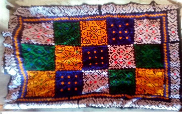 Sindhi QuiltSindhi Beautiful Rilli Ralhi Design Beautiful Edges Ready to use Suitable for Single bed or Charpai Traditional Desin Colors Ralli quilts are traditional quilts with appliqué and patchwork handmade by women.