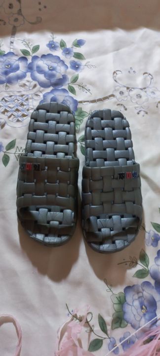 Washroom%20%20Shower%20Slippers/bathroom%20Anti%20slip%20Rubber%20Slippers/Washroom%20Soft%20Rubber%20House%20Slippers/Casual%20Massage%20Slippers%20for%20men/Bathroom%20flip%20flops%20Shower%20Slippers%20for%20Men%20-%20Image%203