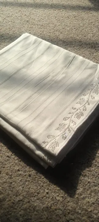 Summer%20Swiss%20Lawn%20Chadar%20%7C%20Best%20lawn%20chadar%20for%20summer%20%7C%20Lightweight%20summer%20shawls%20-%20Image%202