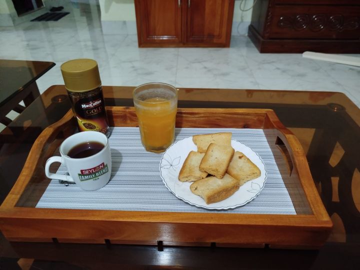 wooden%20tray%20with%20mat%20-%20Image%204