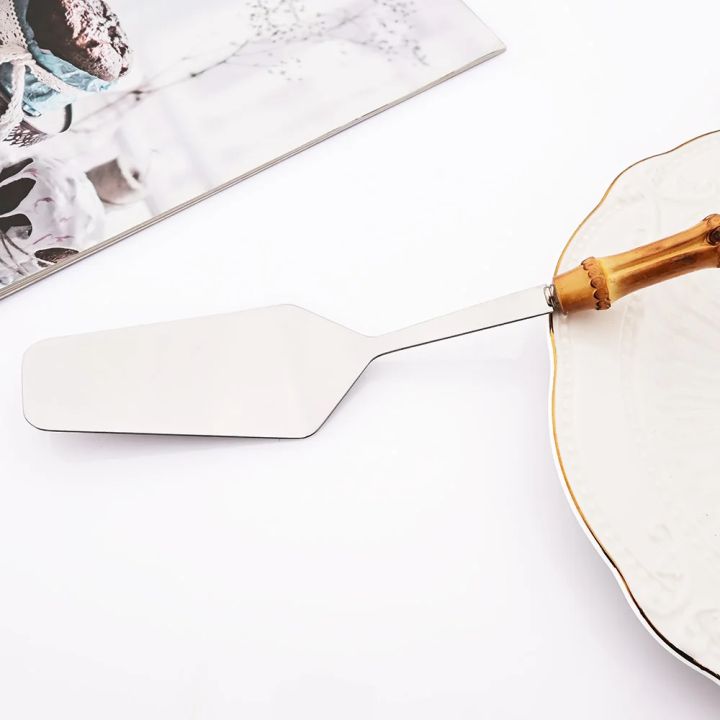 1Pcs%20Bamboo%20Handle%20Stainless%20Steel%20Cake%20Knife%20Shovel%20Bread%20Knife%20Cake%20Cutting%20Tools%20Pizza%20Cheese%20Steak%20Shovel%20Baking%20Utensils%20-%20Image%205