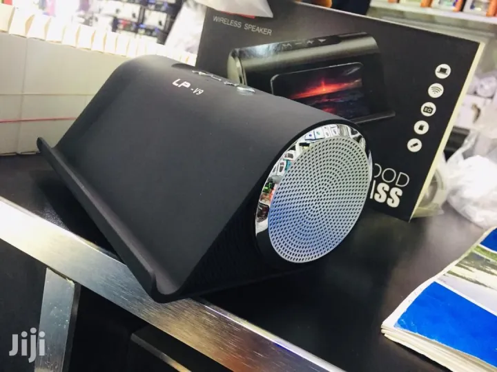 Wireless%20Bluetooth%20Speaker%20LP%20V9%20Portable%20Speaker%20FM%20Radio%20USB,TF%20Card%20Reader%20Mobile%20Phone%20Bracket%20Design%20-%20Image%203