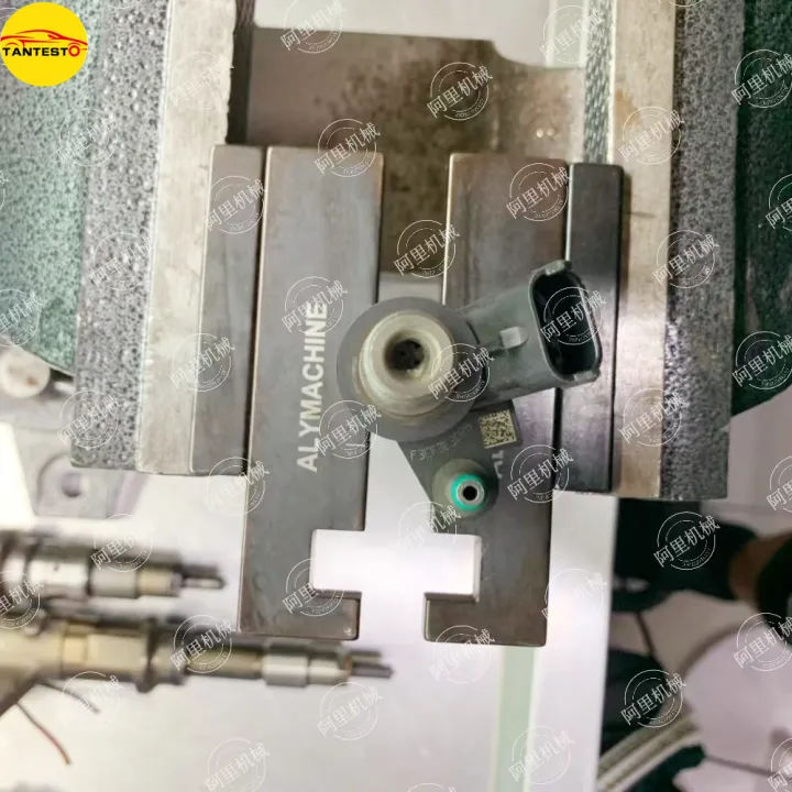 CRIN%20Piezo%20Injector%20Magnetic%20Fixture%20Clamp%20Repair%20Tool%20for%20BOSCH%20DENSO%20DELPHI%20CAT%20SIMENS%20CUMMINS%20-%20Image%206