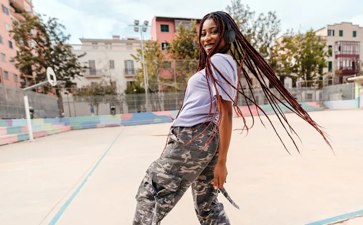 Jbl%20Tune%20520BT%20Over%20Ear%20Headphones%20-%20Image%203