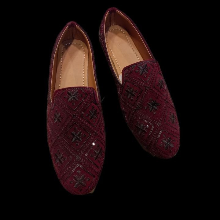 Red color star work pumpy shoes for men