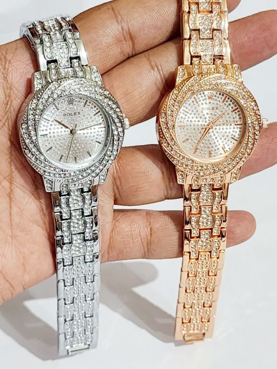 Luxury%20Analog%20Beautiful%20Wristwatch%20For%20Ladies%20-%20Image%205