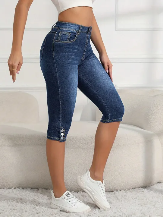 Women%20Slim-Fit%20Capri%20Denim%20Jeans%20Button%20Pockets%20Zipper%20Casual%20Style%20Denim%20Pants%20Fashionable%20Deep%20Blue%20Denim%20Calf-Length%20Pants%20-%20Image%204