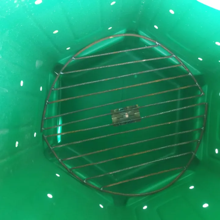 Compost%20Bin%20%20100%20Ltr%20(%20Free%20Kuto%20,%20Gloves%20&%20Em%201%20Ltr)%20-%20Image%204