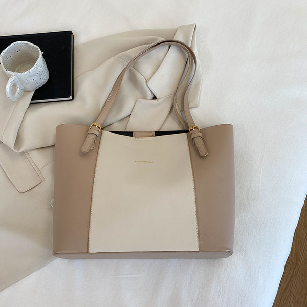 Hot-Selling%20Bags,%20Simple%20and%20Elegant%20Commuter%20Bags%20for%20Women,%202025%20New%20Style,%20Large-Capacity%20Shoulder%20Handbags,%20Pu%20Tote%20Bags%20-%20Image%203