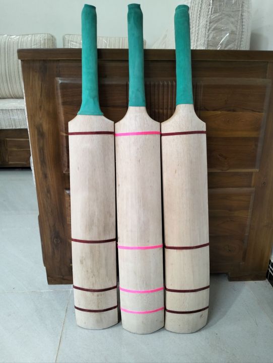 Softball%20Cricket%20Bat%20Low%20Weight%20-%20Image%204