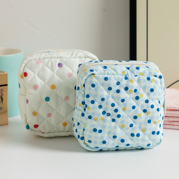 1pc%20Floral%20Sanitary%20Pad%20Storage%20Bag,Quilted,Portable%20Travel%20Bag%20for%20Women's%20Menstrual%20Pad,Coin%20Purse%7CLipstick%20Pocket%7CStorage%20Bag%20sahara%20pad%20-%20Image%204