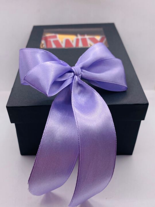 Chocolate%20Gift%20Box%20Birthday%20Party%20Anniversary%20Ferrero%20Twix%20Mars%20Snickers%20-%20Image%202
