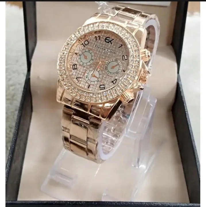 Fashionable 3 Chrono Stain Less Steel Analog Style Quartz Watch For Women