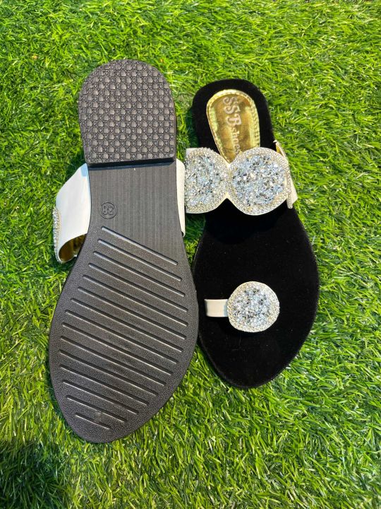 85%20code%20Women%E2%80%99s%20Black%20Kolapuri%20Slippers%20-%20Image%203