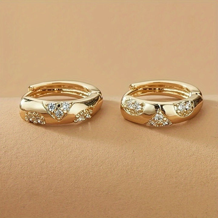 Chic%20Golden%20Color%20Hoop%20Earrings%20Female%20Exquisite%20Shiny%20Cubic%20Zirconia%20Ear%20Accessories%20Low-key%20Daily%20Wearable%20Party%20Jewelry%20-%20Image%204
