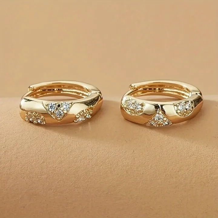 Chic%20Golden%20Color%20Hoop%20Earrings%20Female%20Exquisite%20Shiny%20Cubic%20Zirconia%20Ear%20Accessories%20Low-key%20Daily%20Wearable%20Party%20Jewelry%20-%20Image%204