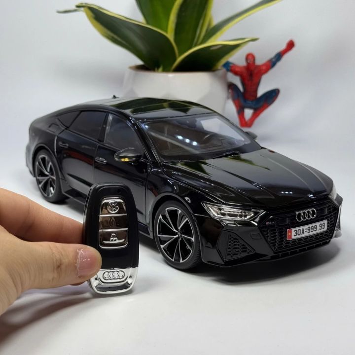 1:18%20Audi%20RS%207%20Sportback%20Official%20Licensed%20Model%20With%20Remote%20Key%20-%20Image%202