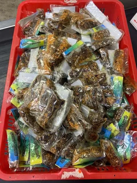 Kmk%20red%20and%20blue%20Jal%20Dry%20Burmese%20baroi%20pickles%20-%20100%20packet%20-%20Image%205