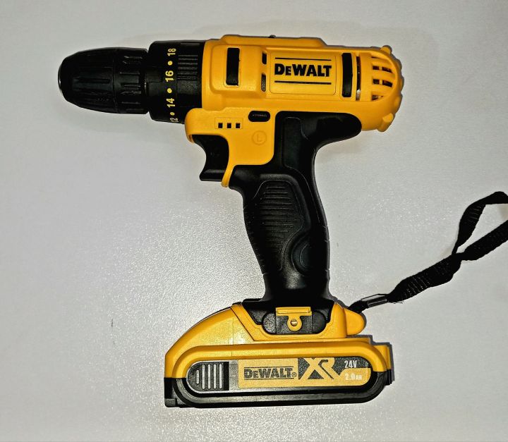 24V%20Cordless%20Drill%20with%20hammer%20Dewalt%20brand%20-%20Image%204