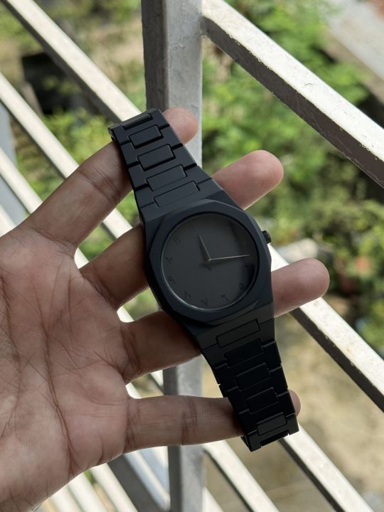 Arabic%20Aura%20Watch%20%E2%80%93%20Carbon%20Fiber%20Look%20Body%20with%20Sleek%20&%20Modern%20Design%20-%20Image%204
