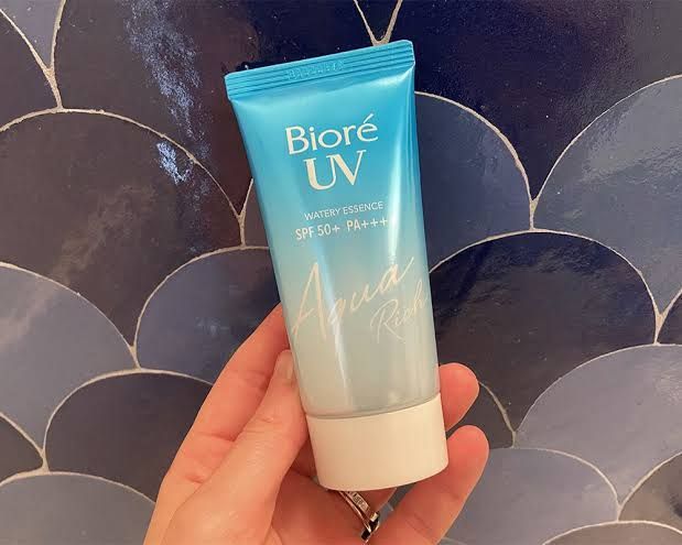 Biore%20UV%20Watery%20Essence%20Sunscreen%20SPF%2050+%20PA++++%20-%20Image%204
