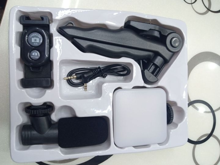 ay-49%20vlogging%20kit%20%7C%20video%20making%20kit%20for%20YouTubers%7C%20tripod%20stand,light,shotgun%20mic,shutter%20remote,%20mobile%20holder.%20-%20Image%206