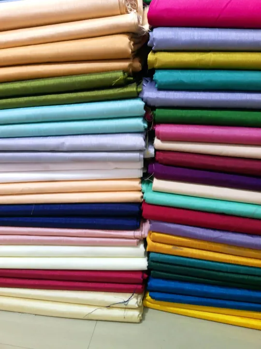 Peach%20Katan%20silk%20plain%20fabric%20unstitched%202%20piece%20fancy%20suit,%203.5%20yard%20(length)%20X%201.5%20yard%20(width).%201.75%20yard%20for%20shirt%20and%201.75%20yard%20for%20trouser.%20shining%20silk%20#chamki%20katan%20#katan%20silk%20#shiny%20fabric%20#shinng%20cloth%20-%20Image%203