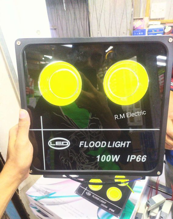 Flood%20Light%20100%20watt%20LED%20Halogen%20Light%20100W%20Outdoor%20Light%20heavy%20heatsink%20heavy%20driver%20-%20Image%205