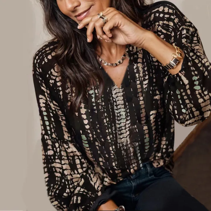 Plus%20Size%20Women's%20Shirt,%20Stripesd%20Printed%20V-Neck%20Long-Sleeved%20Top,%20Casual%20Resort%20Style%20Shirt,%20Soft%20Fabric,%20Loose%20Cutting%20-%20Image%204