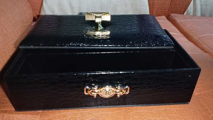 Luxury%20Large%20Jewelry%20Organizer%20Box%20for%20Women%20Girls%20%E2%80%93%20Multi-Layer%20PU%20Leather%20Storage%20Case,%20Drawers%20for%20Rings%20Earrings%20Necklaces%20Bangles%20%E2%80%93%20Portable%20Lockable%20Jewellery%20Organiser%20Box%20Gift%20for%20Wife%20Mother%20Birthday%20Bridal,%20Jewlery%20Box%20-%20Image%206