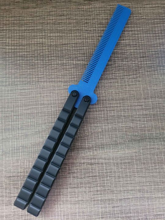 Butterfly%20Comb%20%E2%80%93%20Folding%20Balisong%20Style%20Hair%20Comb%20%7C%20Fidget%20Trainer%20-%20Image%203