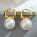 New In Imitation Pearl Hoop Earrings Women Fashion Minimalist Style Copper Ear Buckle Light Luxury Wedding Earring Accesories.