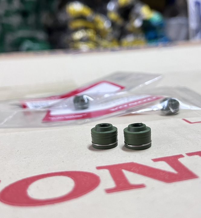 Dream%20valve%20stem%20seal%20100/wave%20100,110,125/i/pcx/move/click%20110/Mio/nouveau%20price%20per%202%20units%20-%20Image%203