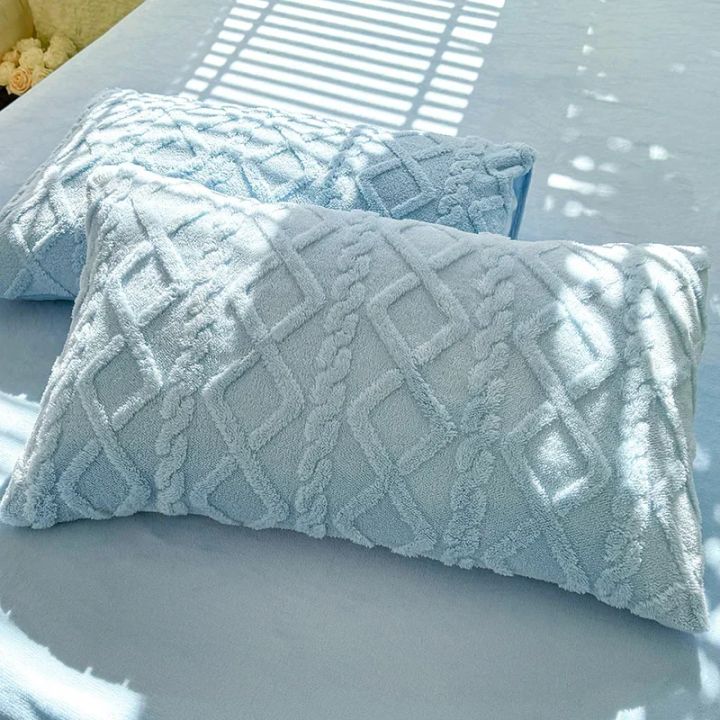Milk%20Fleece%20Winter%20Thickened%20Pillowcase%20Bedding%20Coral%20Fleece%20Simple%20Luxury%20Winter%20Warm%20Soft%20Pillows%20Cover%20-%20Image%206